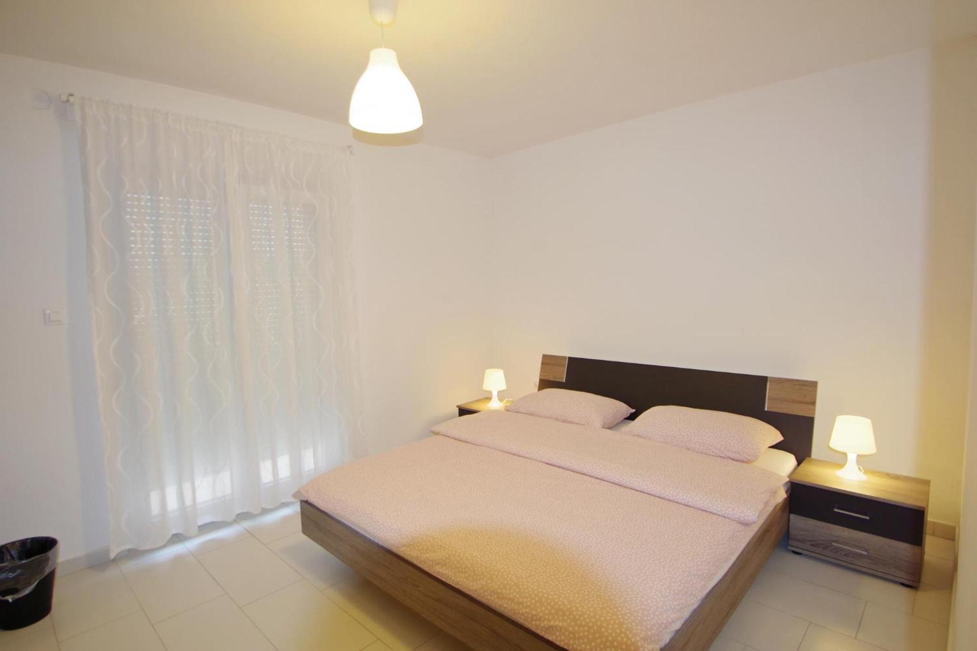 Apartments Nikolina Rakalj Extérieur photo