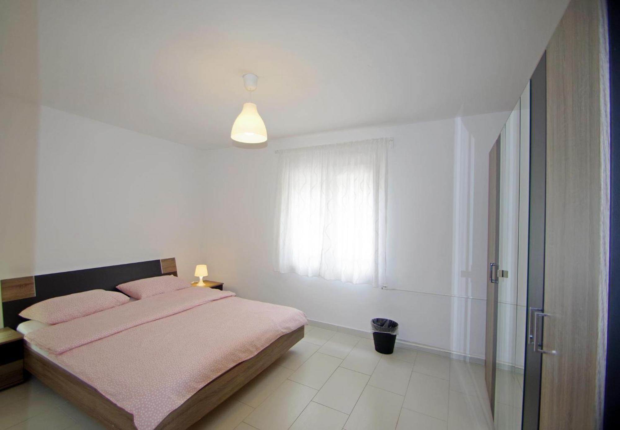 Apartments Nikolina Rakalj Extérieur photo