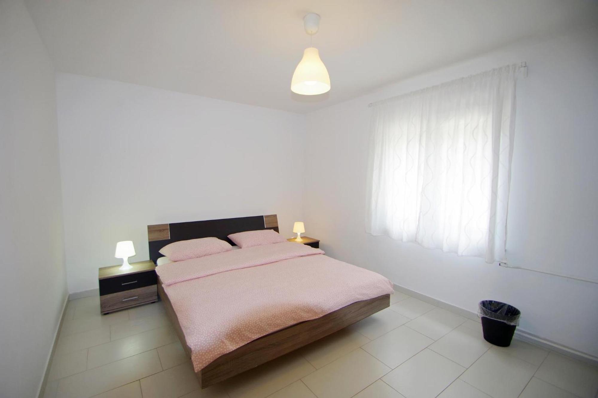 Apartments Nikolina Rakalj Extérieur photo